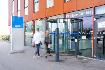 Wir freuen uns, Sie im Presse Center begrüßen zu dürfen! Wir freuen uns, Sie im Presse Center begrüßen zu dürfen!